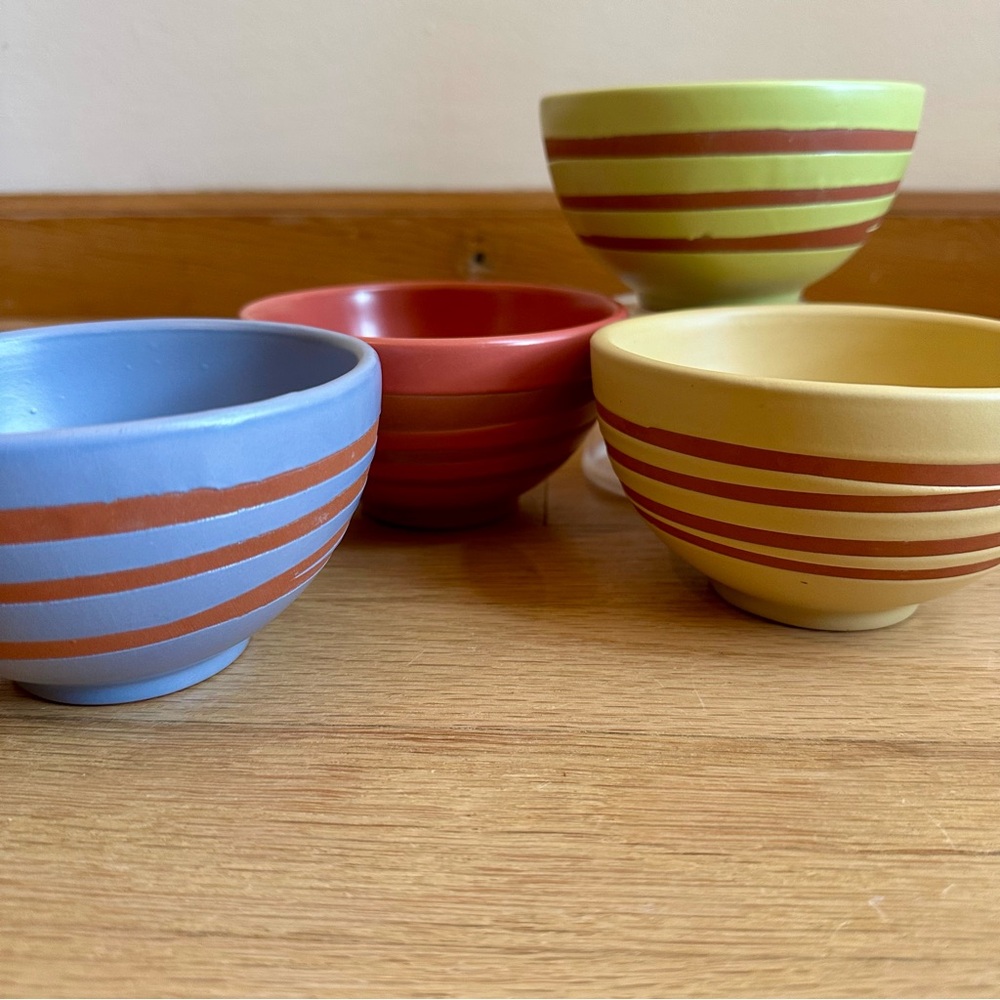 Starbucks - Set of Four Stoneware Swirl Bowls